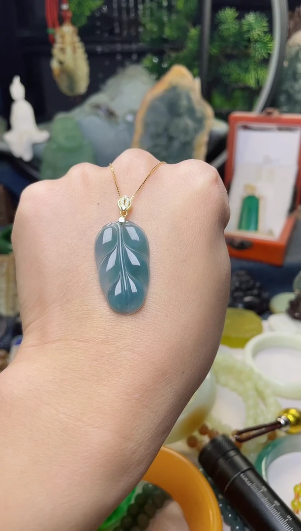 颈饰未镶嵌翡翠叶