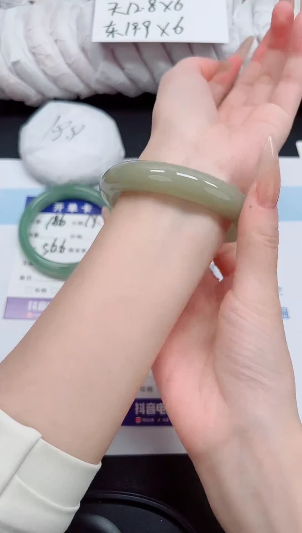 未镶嵌手镯石英岩玉187-58.1