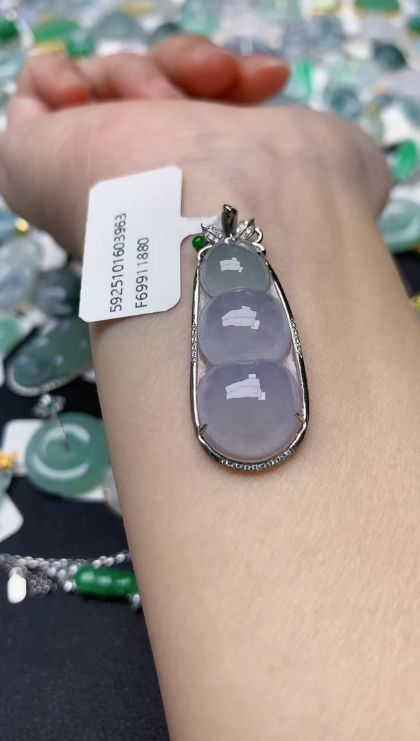 颈饰18K金镶嵌翡翠天然缅甸A货翡翠