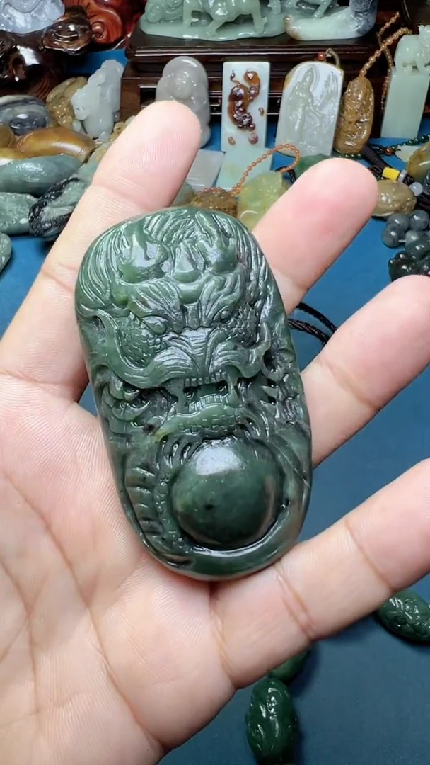 未镶嵌和田玉把件-