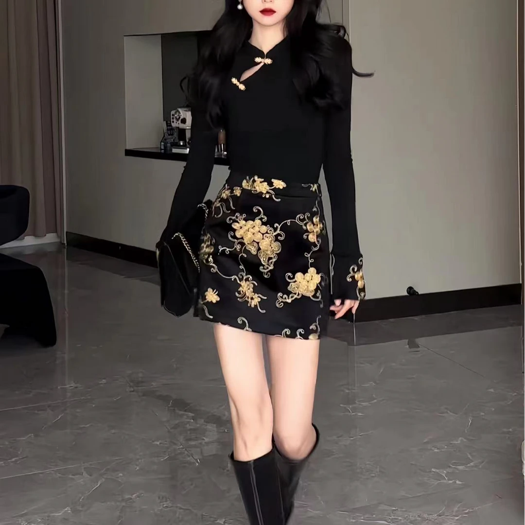 新中式镂空撞色刺绣上衣女2025秋冬新款修身气质国风高级显瘦半裙