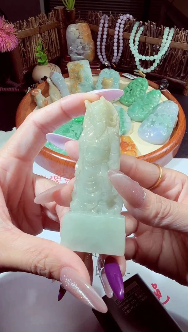 翡翠未镶嵌吊坠(不含链)关二爷-141
