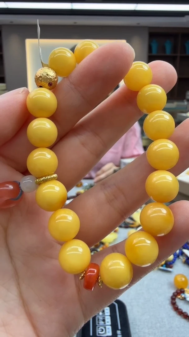 未镶嵌琥珀手链99秒拍号 假一罚三