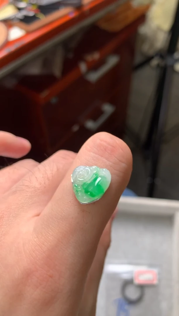 未镶嵌定制翡翠裸玉