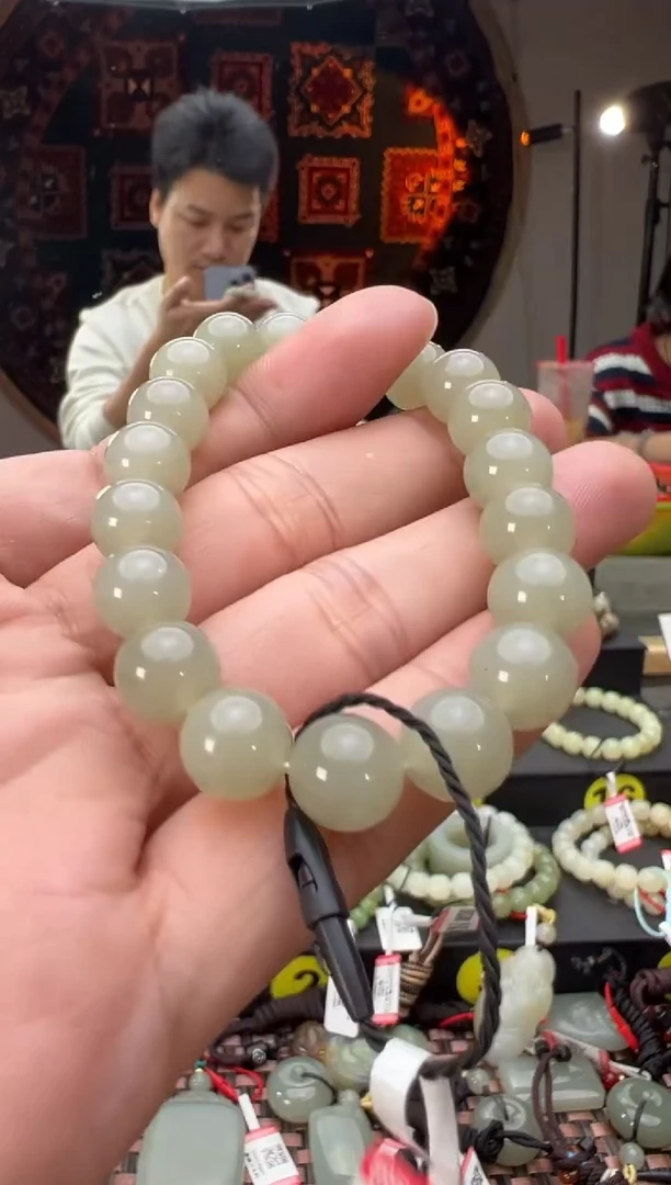 未镶嵌手串和田玉且末料青白玉手串卡10