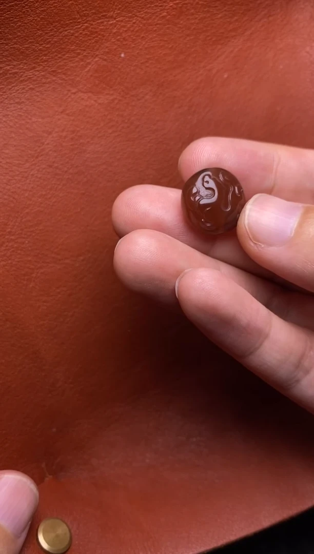 玛瑙/玉髓颈饰未镶嵌圆饼背云