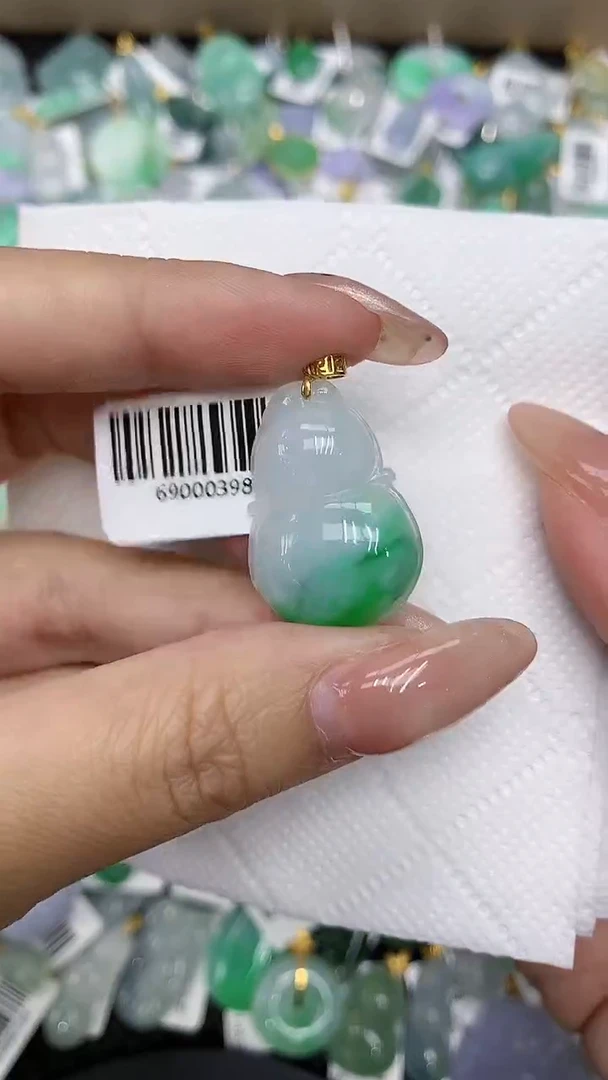 颈饰18K金镶嵌翡翠11111111111