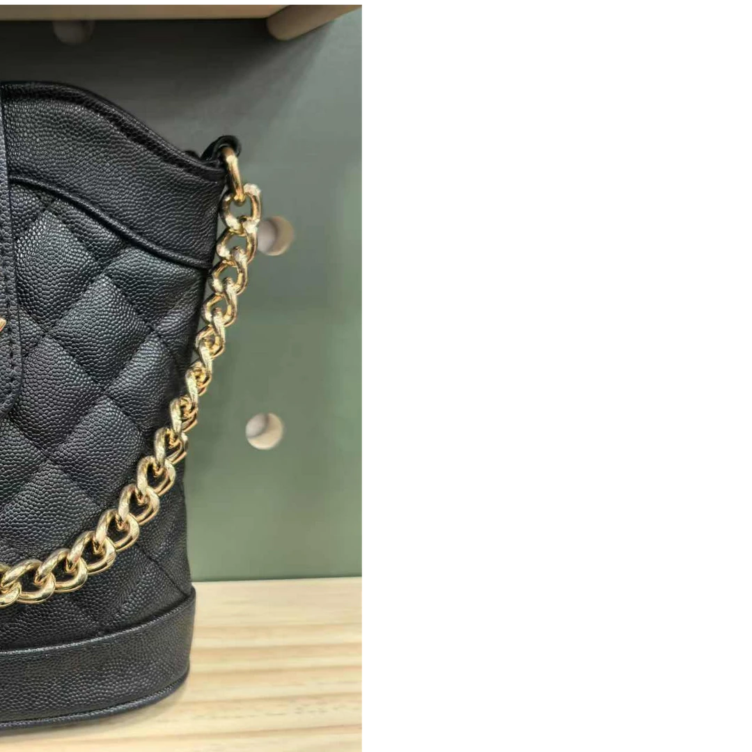 真好看啊~黑色薯条斜跨包包T