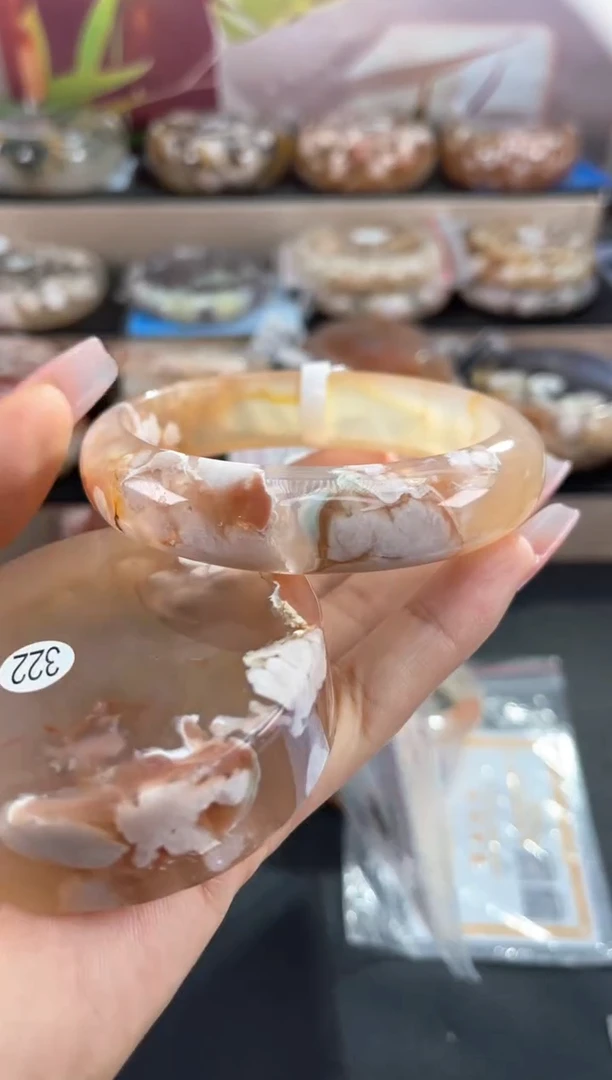 未镶嵌手镯石英质玉63