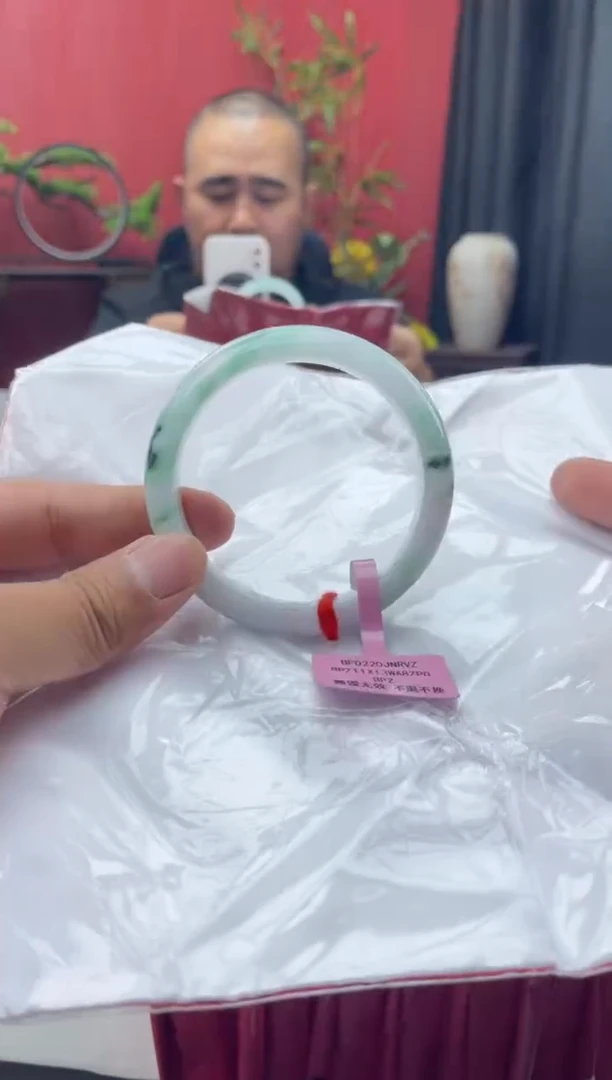 未镶嵌手镯翡翠2