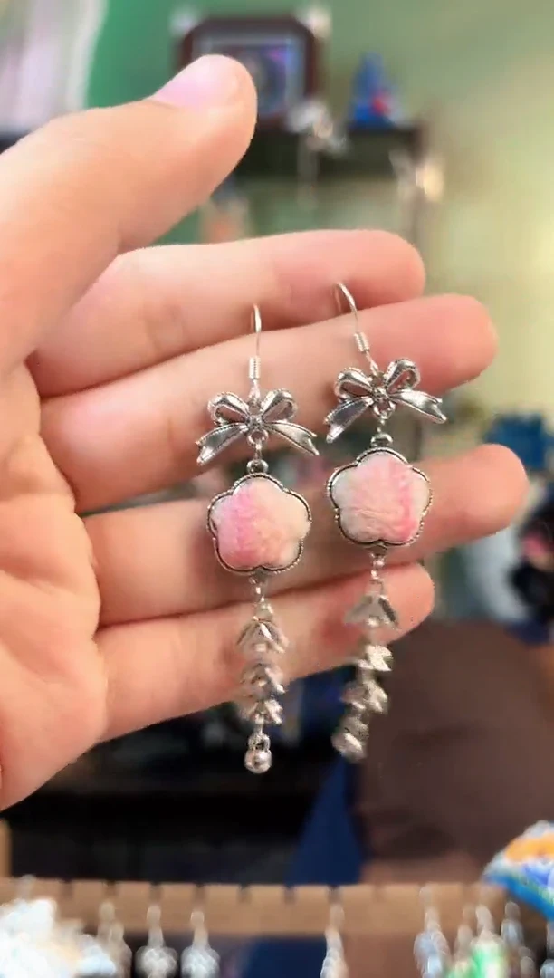 彩云南阁非遗老绣饰品571