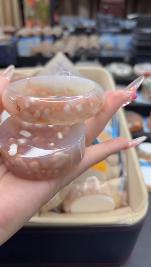 未镶嵌手镯石英质玉241(61圈赠送镯心)