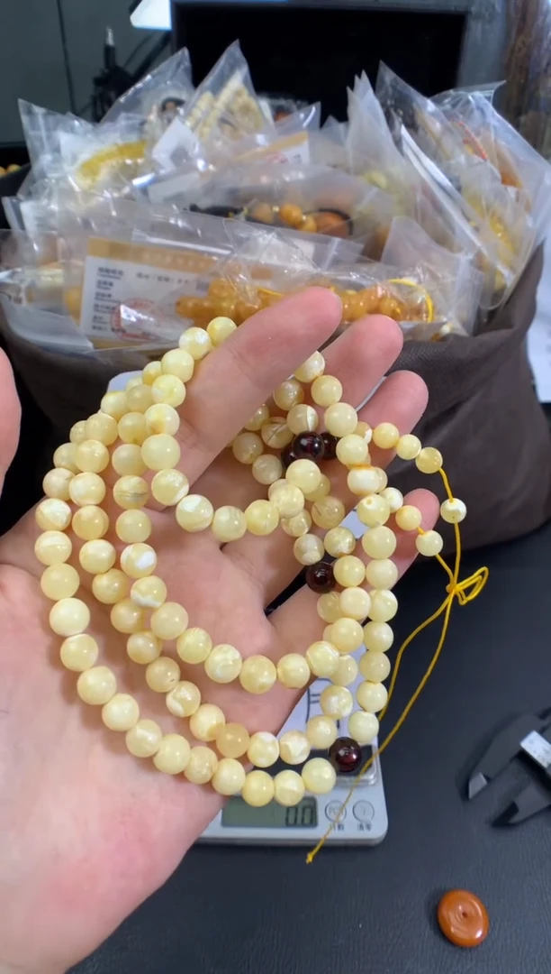 蜜蜡未镶嵌珠宝奇石35