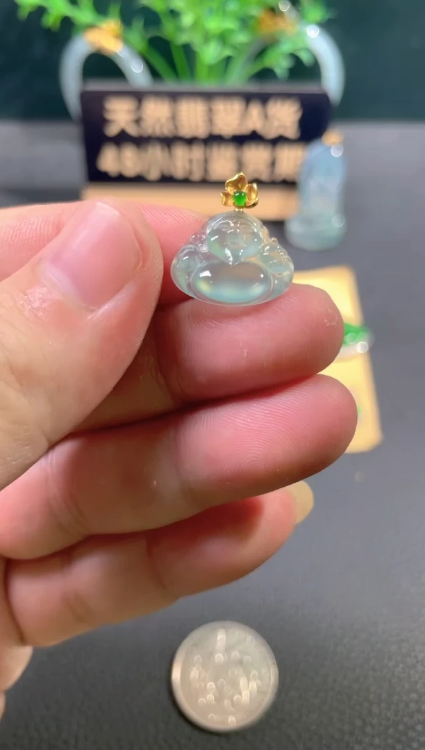 翡翠18K金镶嵌颈饰翡翠