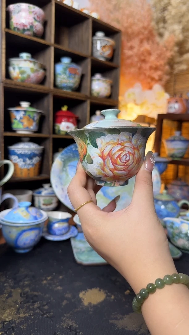 石一釉下彩黄玫瑰盖碗