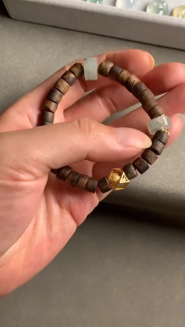 翡翠裸石未镶嵌路路通