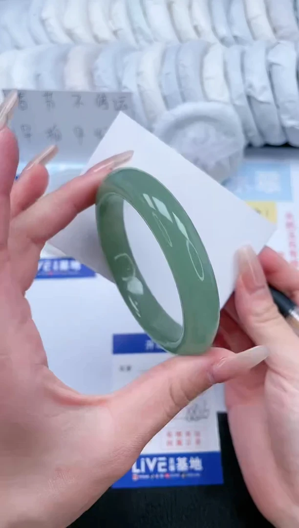 【闪购商品】石英质玉手镯未镶嵌T107-58.6