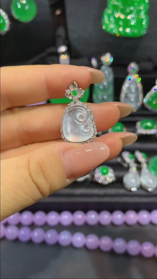 吊坠(不含链)18K金镶嵌翡翠吊坠