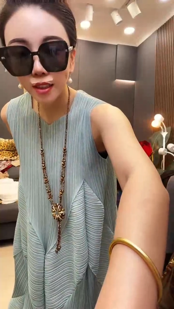 聚酯纤维（涤纶）蓝绿色 裙