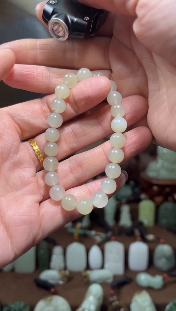 颈饰未镶嵌和田玉·