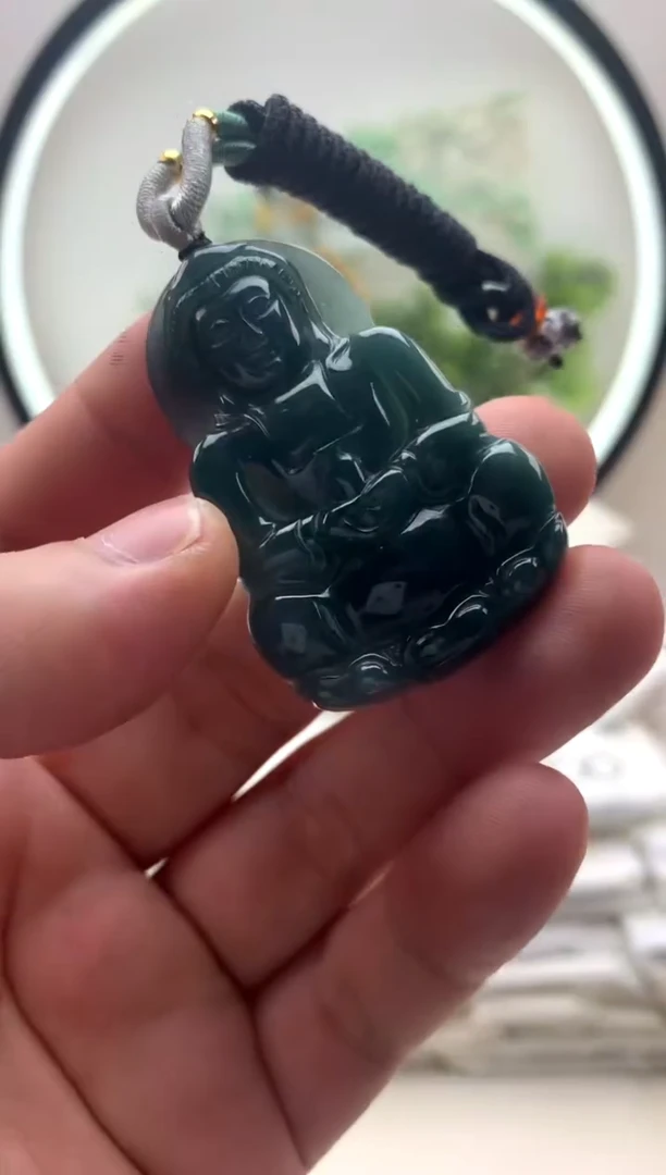 颈饰未镶嵌翡翠观音