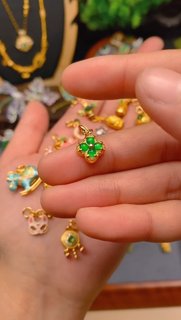 【闪购商品】翡翠吊坠(不含链)银S925镶嵌四叶草万能扣