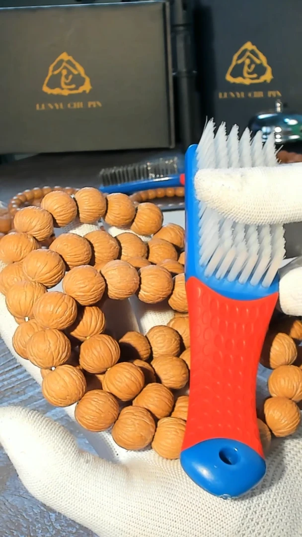 猴头核桃手串仑语精品土豪 送刷子