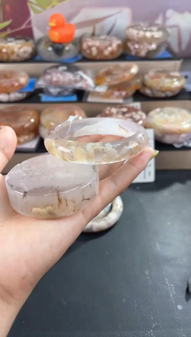 未镶嵌手镯石英质玉60