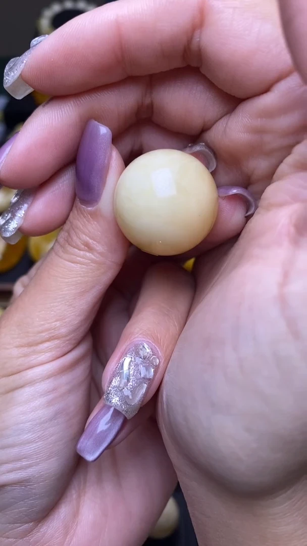 【闪购商品】琥珀裸石未镶嵌葵.100