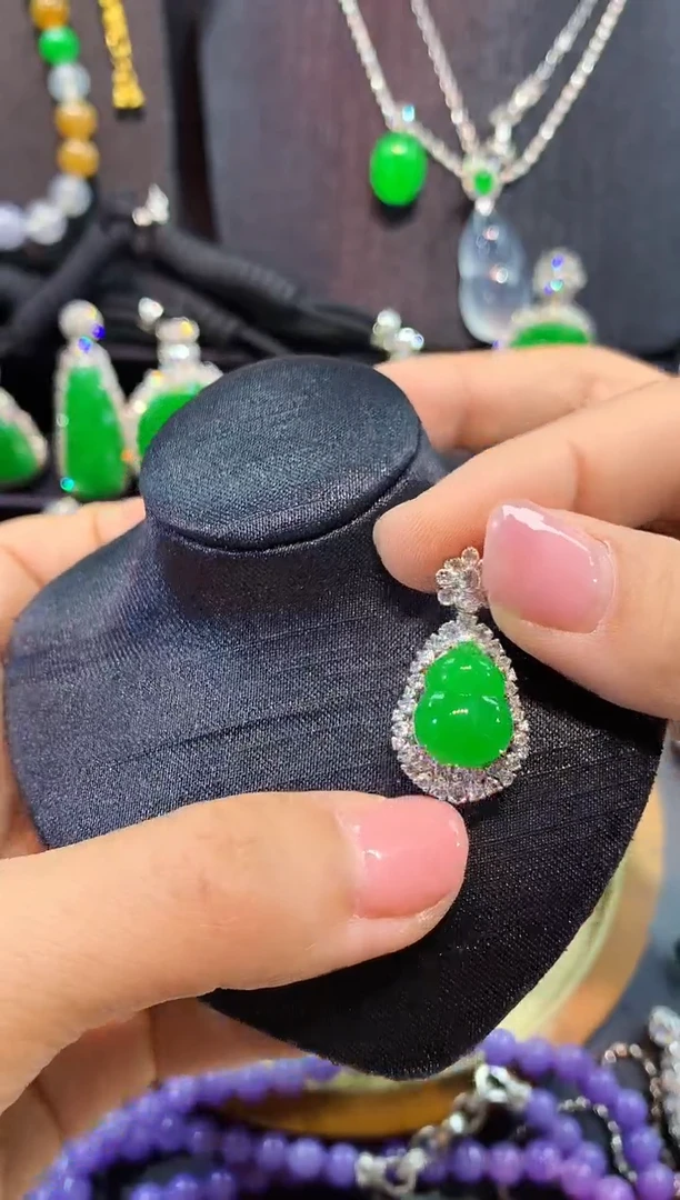 翡翠18K金镶嵌吊坠(不含链)吊坠