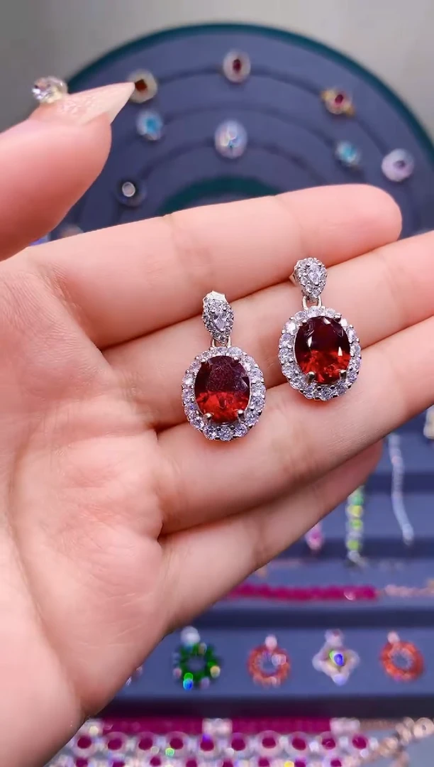 【闪购商品】红宝石耳饰银S925镶嵌52