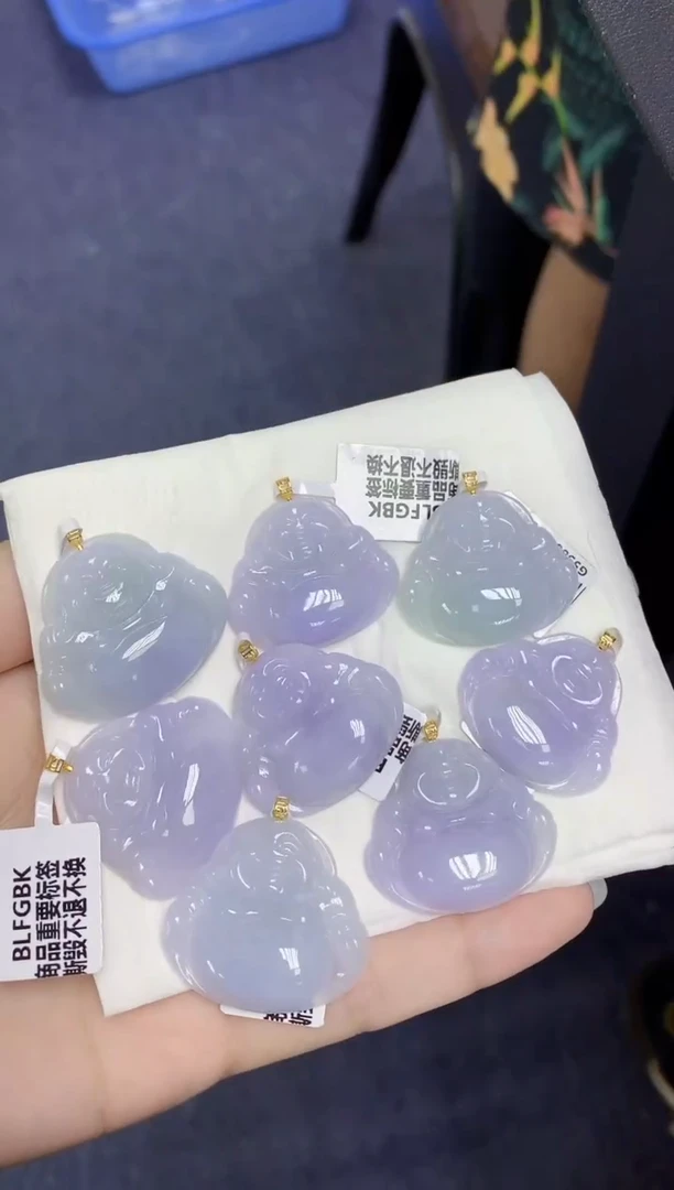 翡翠18K金镶嵌颈饰天然缅甸翡翠A货多样性发其一