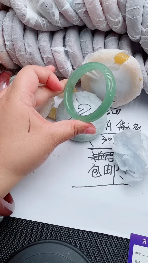 未镶嵌手镯石英质玉154-54-55