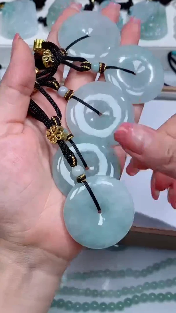 翡翠未镶嵌颈饰吊坠团购多样性发一件