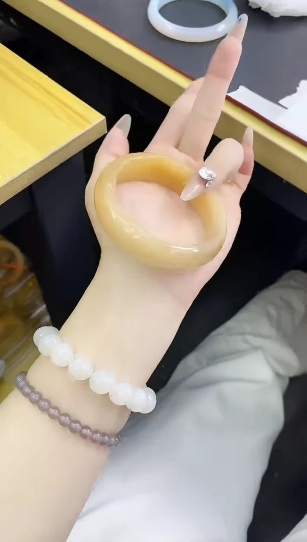 石英质玉手镯未镶嵌96/55.6