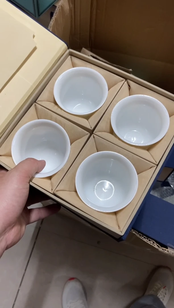 杯无运费险有瑕疵的摄影的产品有使用过的痕迹有点脏介意勿拍