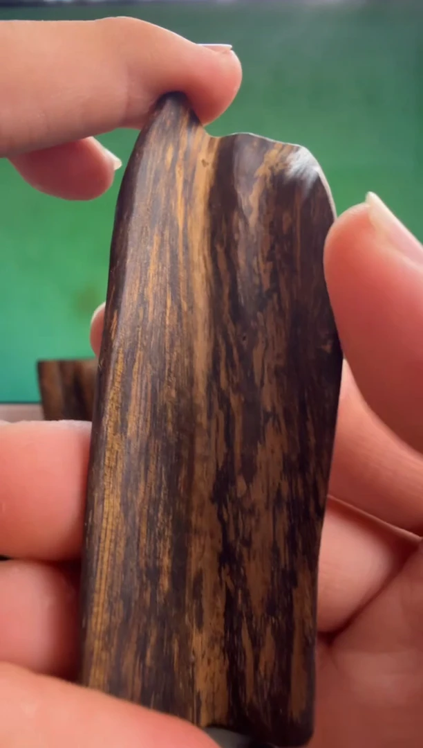 沉香吊坠文莱蛇皮纹多样性发一