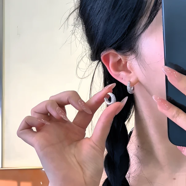 925银针小豌豆微镶耳扣时尚简约个性设计感