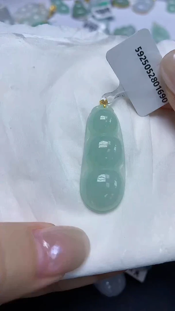 翡翠18K金镶嵌颈饰天然缅甸翡翠A货