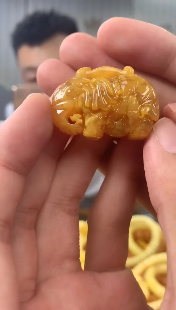 未镶嵌蜜蜡裸石吊坠