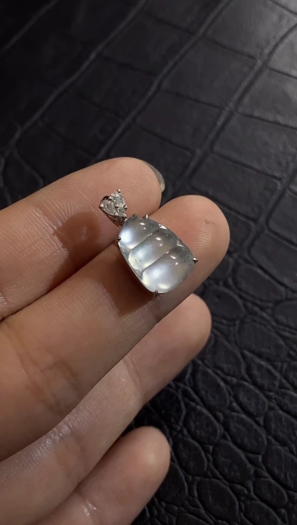 翡翠18K金镶嵌颈饰收到货48小时鉴赏期（超时不退不换）