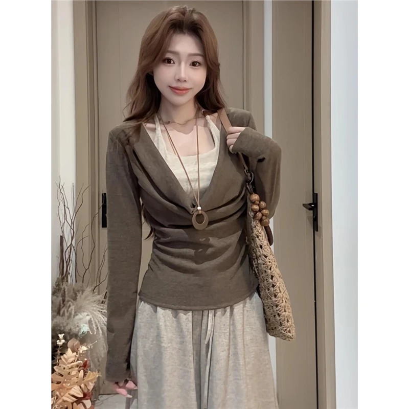 大码辣妹风假两件挂脖长袖T恤女秋季设计感复古体恤胖MM显瘦上衣