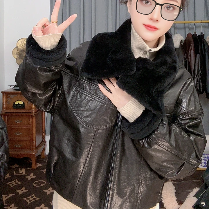 【7799】气质皮毛时尚洋气翻领轻奢冬季外套女款短款