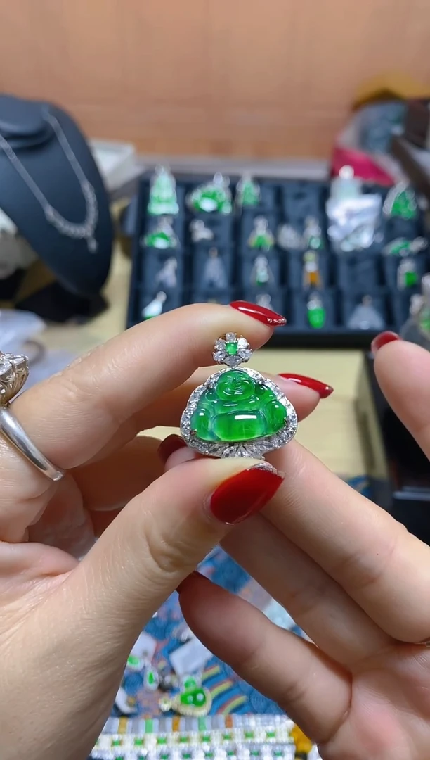 颈饰未镶嵌翡翠天然A货 假一罚四