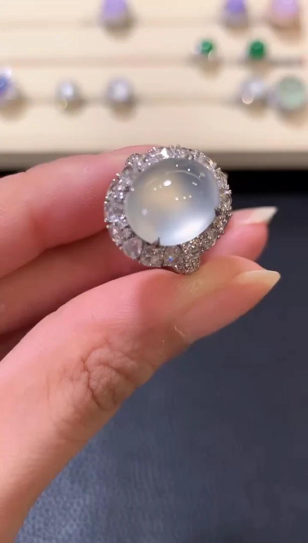 18K金镶嵌戒指翡翠b210