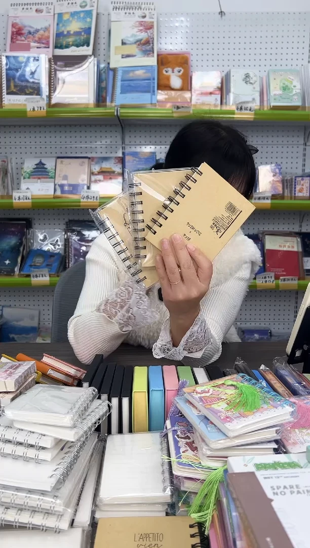 64K牛皮硬壳线环本内页空白-封面随机4本