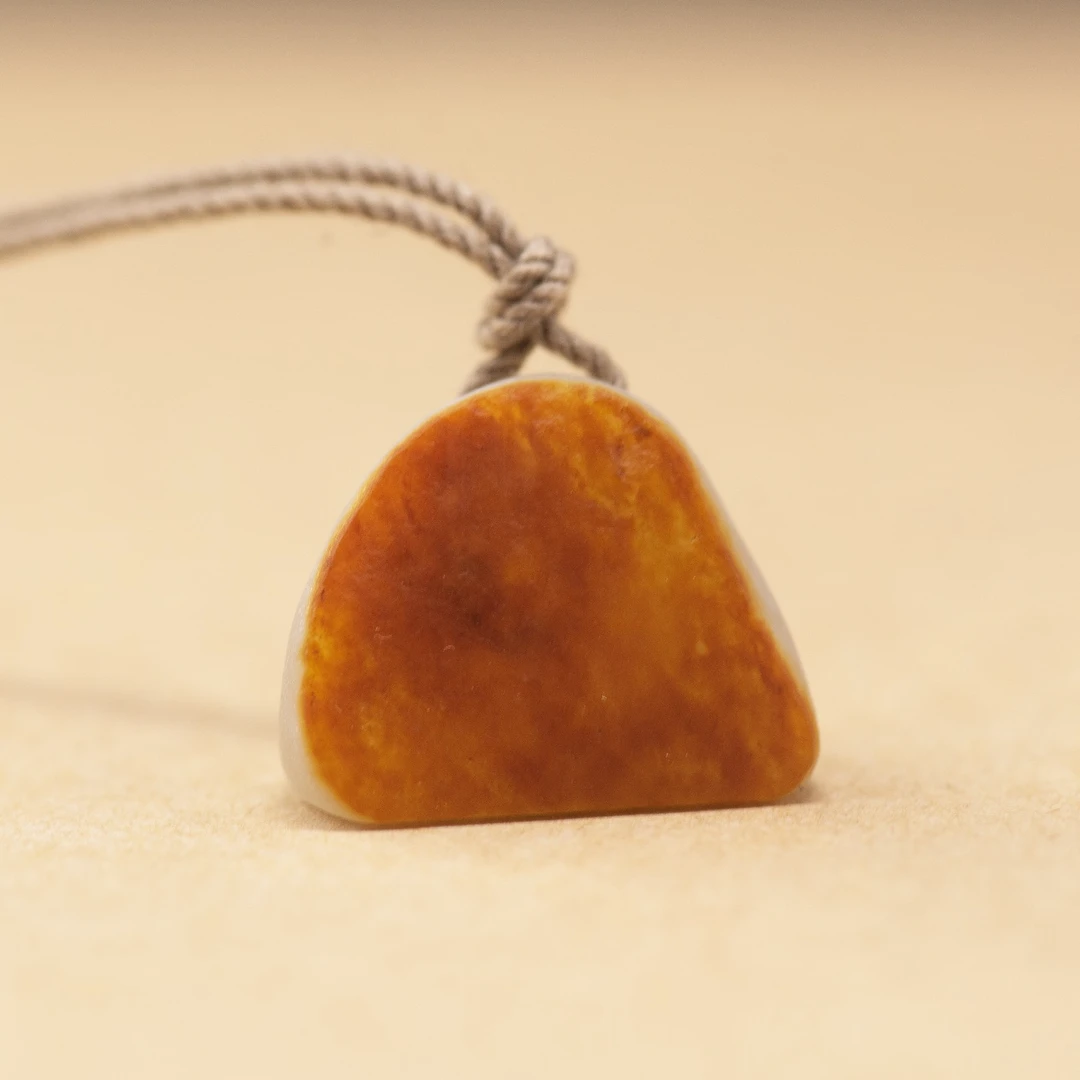 【苏州悠然玉雕艺术工作室】新疆和田玉糖三角系列