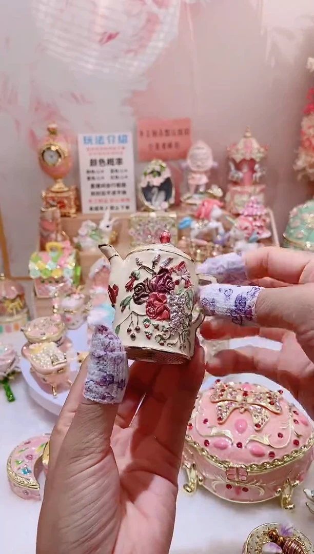 珐琅彩中古首饰盒摆件