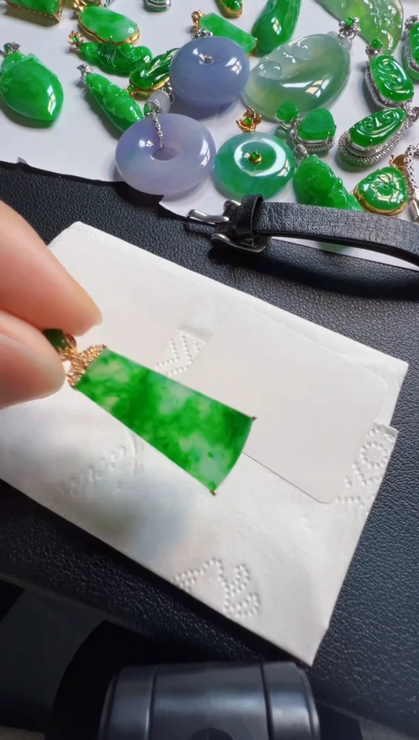 吊坠(不含链)18K金镶嵌翡翠3680