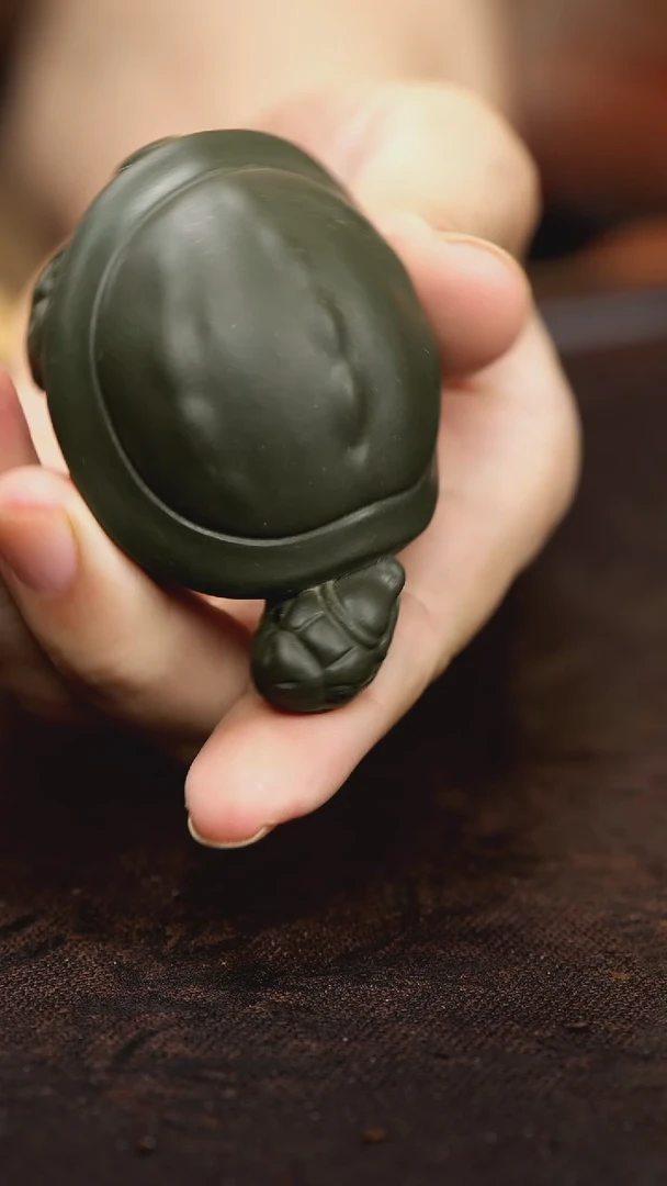 紫砂茶宠回头小龟